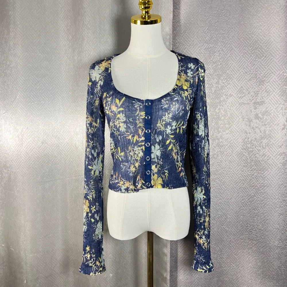 We The Free Floral Crinkle Long Sleeve Button Up Cropped Top Medium